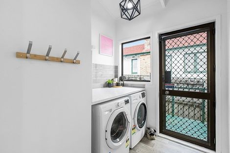 Photo of property in 2/33 Forest Hill Road, Henderson, Auckland, 0612