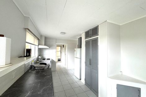 Photo of property in 14 Waari Avenue, Sunnyvale, Auckland, 0612