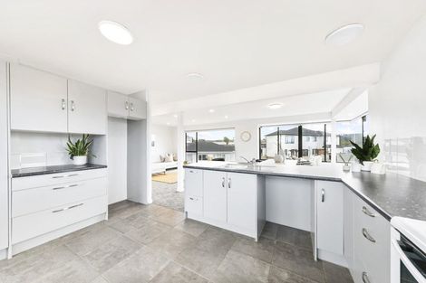 Photo of property in 19 Alexandra Street, Riverhead, 0820