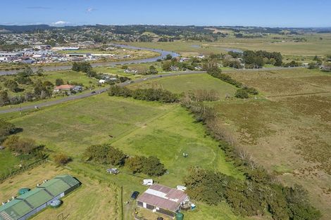Photo of property in 37 Te Pua School Road, Helensville, 0875