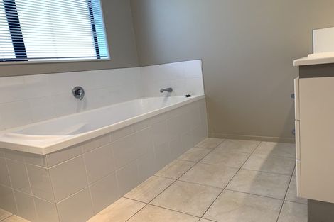 Photo of property in 21 Merriman Place, Pyes Pa, Tauranga, 3112