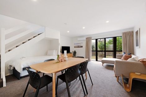 Photo of property in 10 George Street, Thorndon, Wellington, 6011