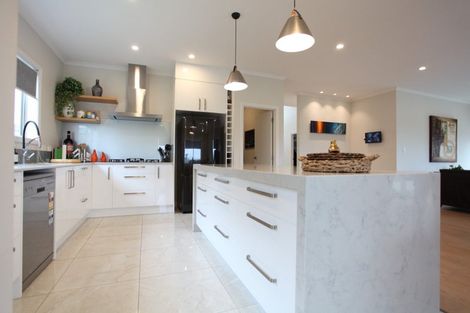 Photo of property in 61 Bayvista Drive, Karaka, Papakura, 2113