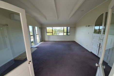 Photo of property in 43 Girrahween Drive, Totara Vale, Auckland, 0629