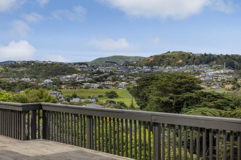 Photo of property in 60 Molyneux Close, Whitby, Porirua, 5024