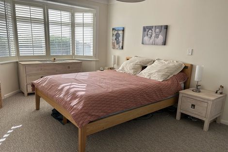 Photo of property in 13 Marine Parade, Eastbourne, Lower Hutt, 5013