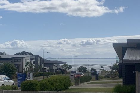 Photo of property in 3 Mutetai Road, Clarks Beach, 2122