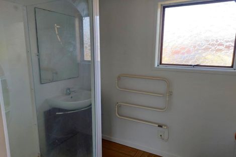 Photo of property in 18 Preston Avenue, Henderson, Auckland, 0610