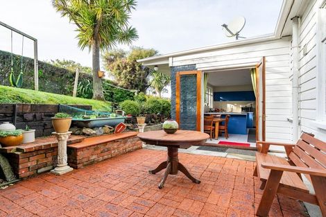 Photo of property in 16 Clifford Street, Dalmore, Dunedin, 9010