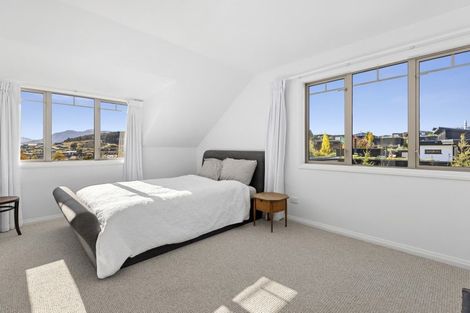 Photo of property in 100 Kings Drive, Wanaka, 9305