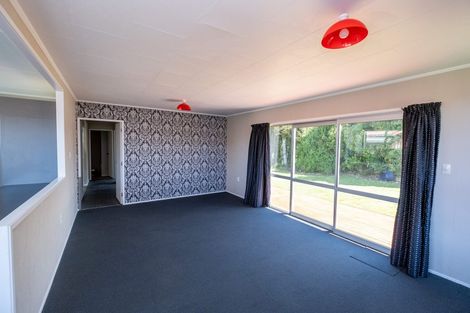 Photo of property in 24 Montjoy Street, Stratford, 4332