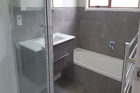 Photo of property in 2/73 Eskdale Road, Birkdale, Auckland, 0626