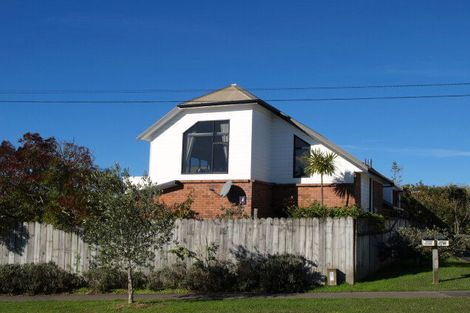 Photo of property in 1/127 Litten Road, Cockle Bay, Auckland, 2014