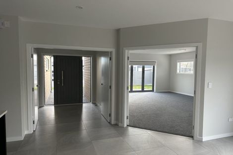 Photo of property in 5 Cassin Place, Taradale, 4112