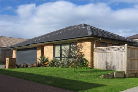 Photo of property in 15 Coachman Drive, Flat Bush, Auckland, 2016