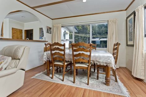 Photo of property in 1/114 Sunset Road, Unsworth Heights, Auckland, 0632
