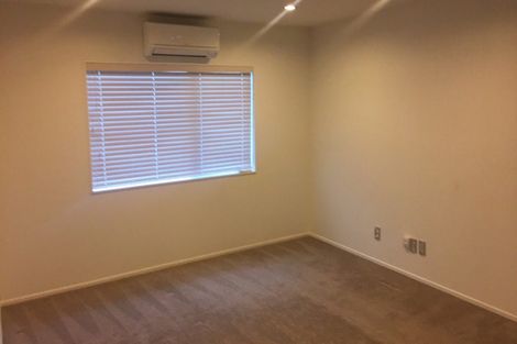 Photo of property in 6 Lismore Way, Oteha, Auckland, 0632