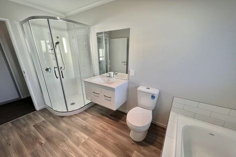 Photo of property in 76 Broadway Parade, Rolleston, 7615