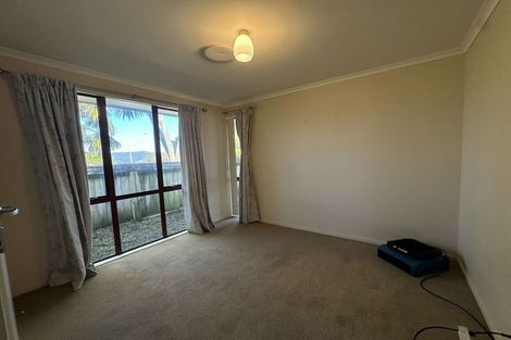 Photo of property in 37 Mcewen Crescent, Riverstone Terraces, Upper Hutt, 5018