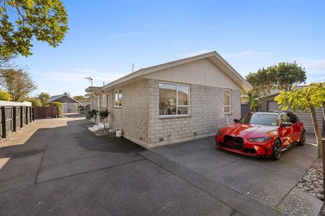 Photo of property in 1/102a Queenspark Drive, Parklands, Christchurch, 8083
