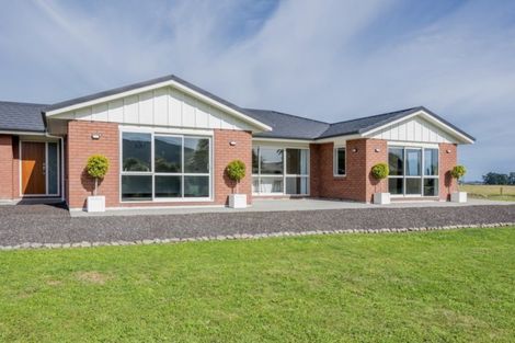 Photo of property in 88 Pohutukawa Drive, Levin, 5571