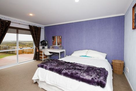 Photo of property in 20 Johnstone Drive, Fitzherbert, Palmerston North, 4410
