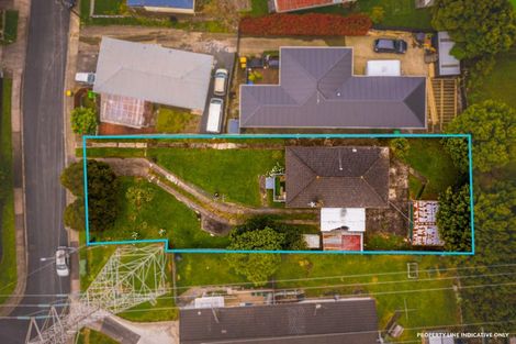 Photo of property in 15 Paton Avenue, Te Atatu South, Auckland, 0610