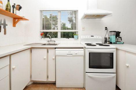 Photo of property in 19 Rehia Road, Massey, Auckland, 0614