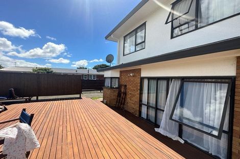 Photo of property in 80 Flanshaw Road, Te Atatu South, Auckland, 0610