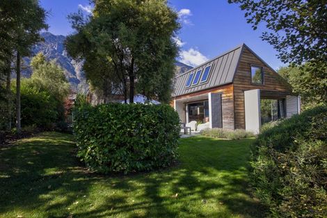 Photo of property in 8 Jacks Point Rise, Jacks Point, Queenstown, 9371