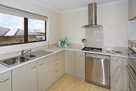 Photo of property in 12 Henry Curd Terrace, Pukekohe, 2120