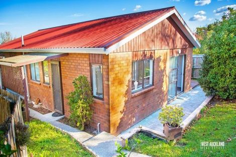 Photo of property in 31 Chorley Avenue, Massey, Auckland, 0614
