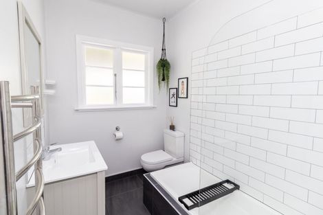 Photo of property in 78 Moeraki Road, Maoribank, Upper Hutt, 5018