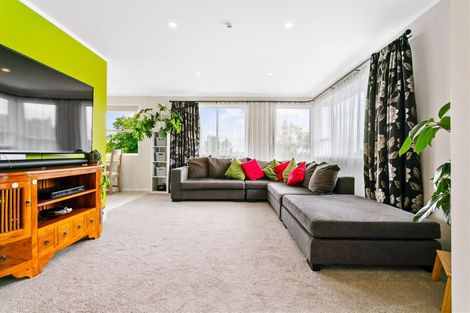 Photo of property in 13 Hewlett Road, Massey, Auckland, 0614
