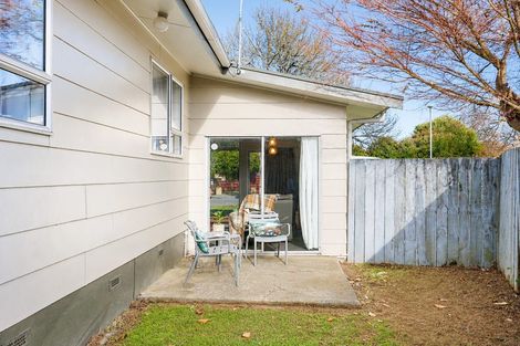 Photo of property in 76 Oakfield Crescent, Pukete, Hamilton, 3200