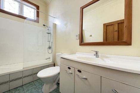 Photo of property in 34 Duppa Street, Berhampore, Wellington, 6023