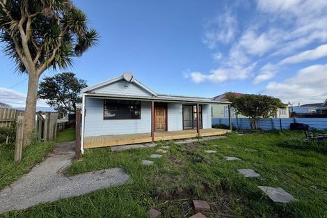 Photo of property in 12 Russell Street, Westport, 7825