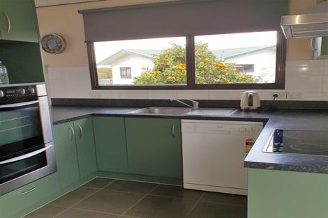 Photo of property in 12b Sandspit Road, Waiuku, 2123