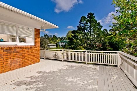 Photo of property in 1/55 Ayton Drive, Totara Vale, Auckland, 0629