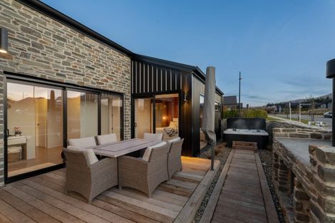 Photo of property in 32 Mount Nicholas Avenue, Wanaka, 9305