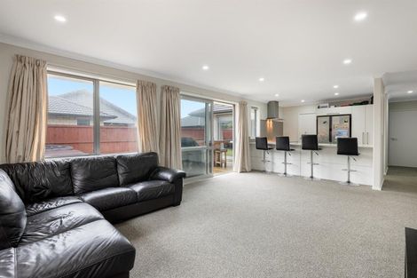 Photo of property in 25 Livingstone Drive, Papamoa Beach, Papamoa, 3118