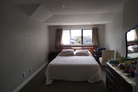 Photo of property in 4 Kawai Rise, Te Atatu Peninsula, Auckland, 0610