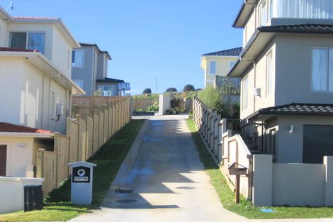 Photo of property in 58 Moyrus Crescent, East Tamaki Heights, Auckland, 2016
