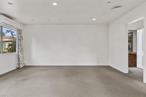 Photo of property in 8 Kathleen Place, Rainbow Point, Taupo, 3330