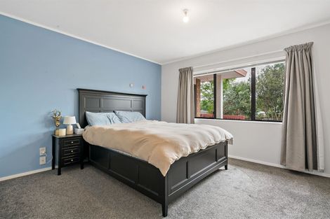 Photo of property in 8 Skybird Place, Glen Eden, Auckland, 0602