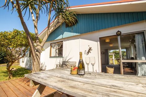 Photo of property in 33 Gawler Street, Te Horo Beach, Otaki, 5581