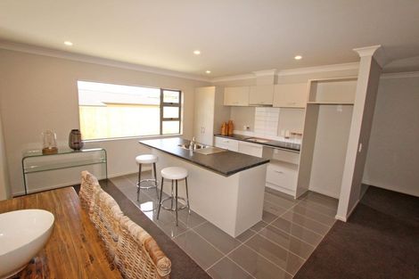 Photo of property in 16 Spritsail Place, Whitby, Porirua, 5024