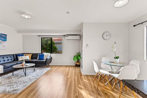 Photo of property in 12 Cameron Place, Ranui, Auckland, 0612