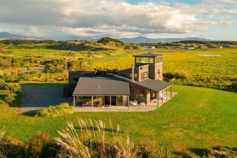 Photo of property in 80 Reay Mackay Grove, Waikawa Beach, Manakau, 5573