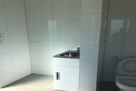 Photo of property in 2 Riroriro Close, Papakura, 2110